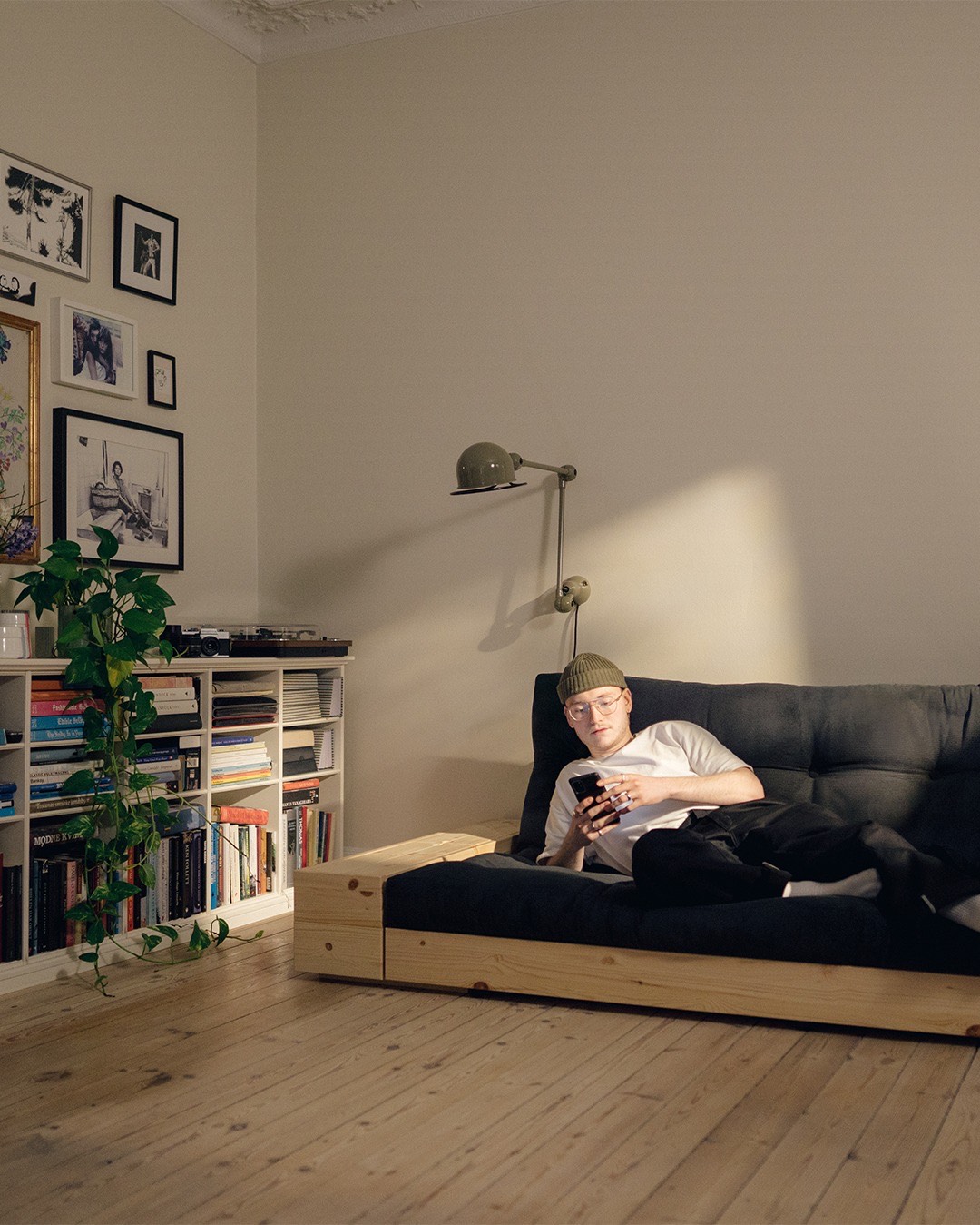 Platform Daybed